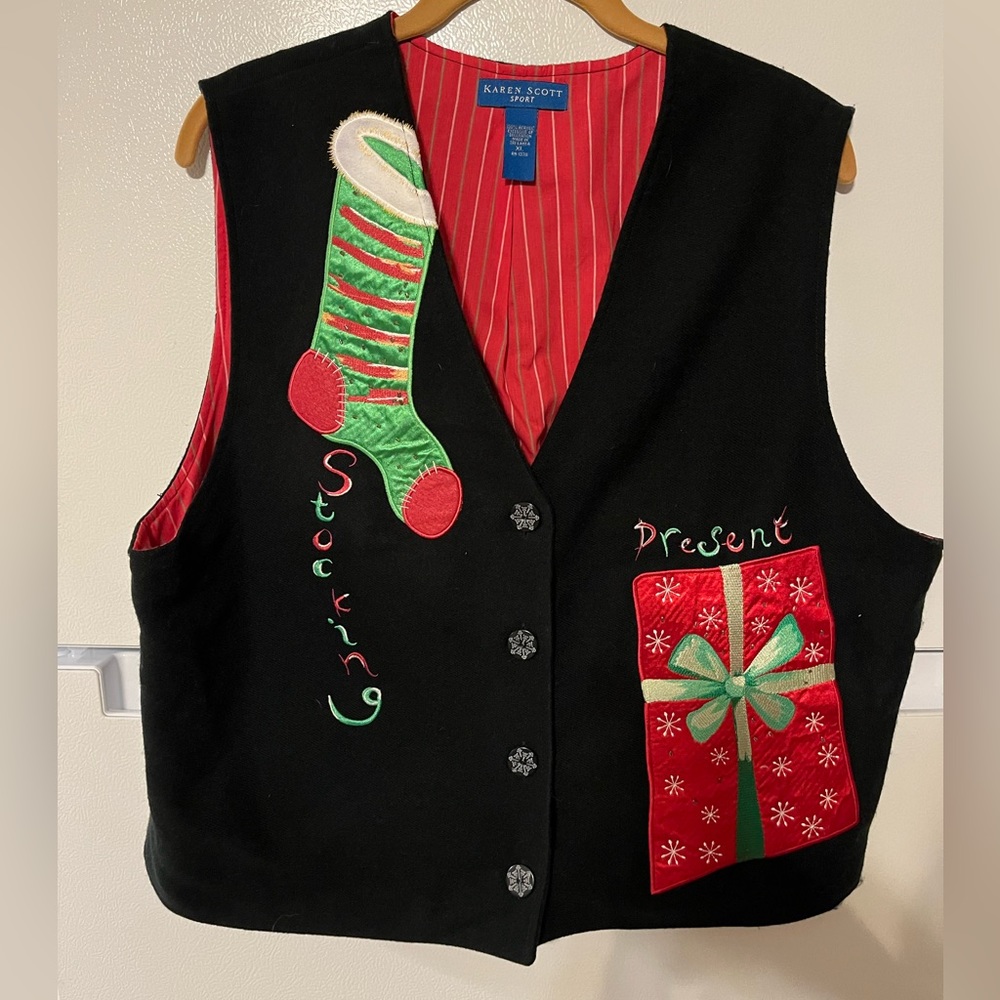 Karen Scott Vest Womens XL Black Embroidered Felt Christmas Stocking And Present